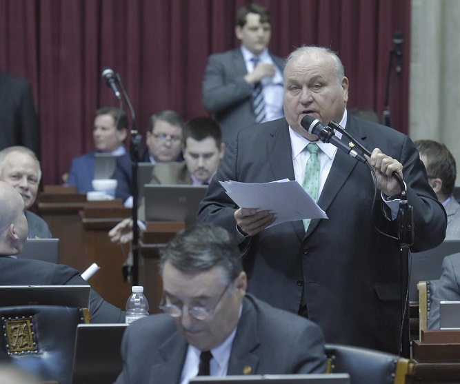 Representative Don Rone says hundreds of farmers in the Bootheel suffered damage due to illegal herbicide use. (photo; Tim Bommel, Missouri House Communications)